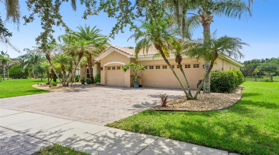 KISSIMMEE, Florida 34746, 3 Bedrooms Bedrooms, ,2 BathroomsBathrooms,Residential,For Sale,SHOREWOOD,0,MFRS5151829