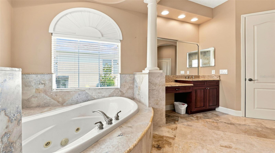 DAVENPORT, Florida 33837, 5 Bedrooms Bedrooms, ,4 BathroomsBathrooms,Residential,For Sale,HERITAGE GREEN,0,MFRO6414334