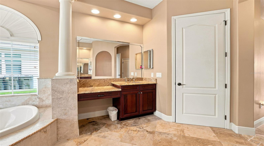 DAVENPORT, Florida 33837, 5 Bedrooms Bedrooms, ,4 BathroomsBathrooms,Residential,For Sale,HERITAGE GREEN,0,MFRO6414334