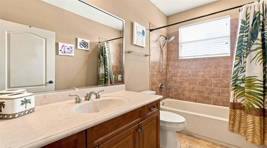 DAVENPORT, Florida 33837, 5 Bedrooms Bedrooms, ,4 BathroomsBathrooms,Residential,For Sale,HERITAGE GREEN,0,MFRO6414334