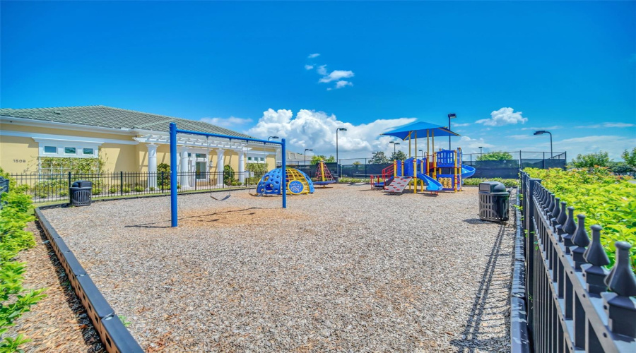 DAVENPORT, Florida 33837, 5 Bedrooms Bedrooms, ,4 BathroomsBathrooms,Residential,For Sale,HERITAGE GREEN,0,MFRO6414334