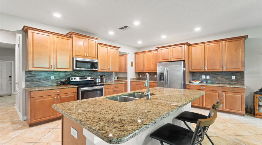 DAVENPORT, Florida 33896, 4 Bedrooms Bedrooms, ,2 BathroomsBathrooms,Residential,For Sale,PRO SHOP,0,MFRS5151979