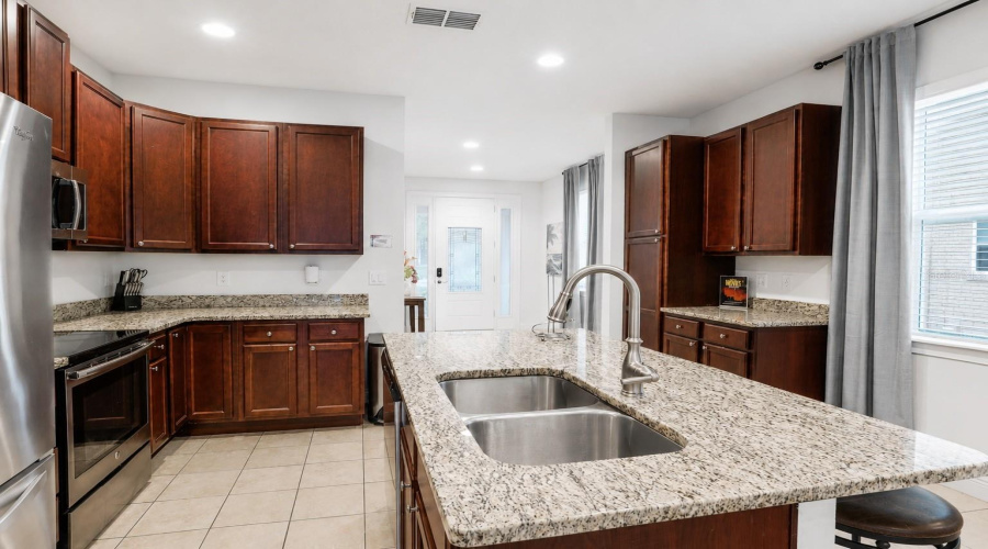 KISSIMMEE, Florida 34747, 8 Bedrooms Bedrooms, ,7 BathroomsBathrooms,Residential,For Sale,LASSO,0,MFRO6418592