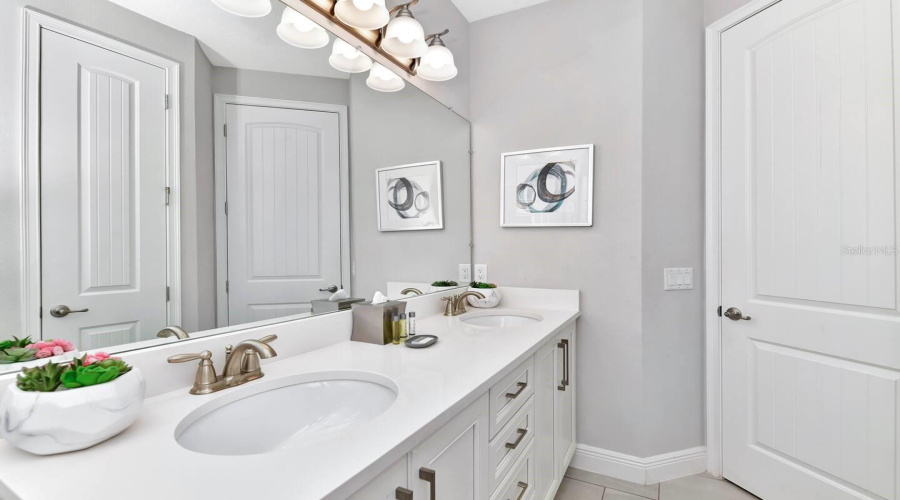 KISSIMMEE, Florida 34747, 5 Bedrooms Bedrooms, ,5 BathroomsBathrooms,Residential,For Sale,SOUTHFIELD,0,MFRO6418879