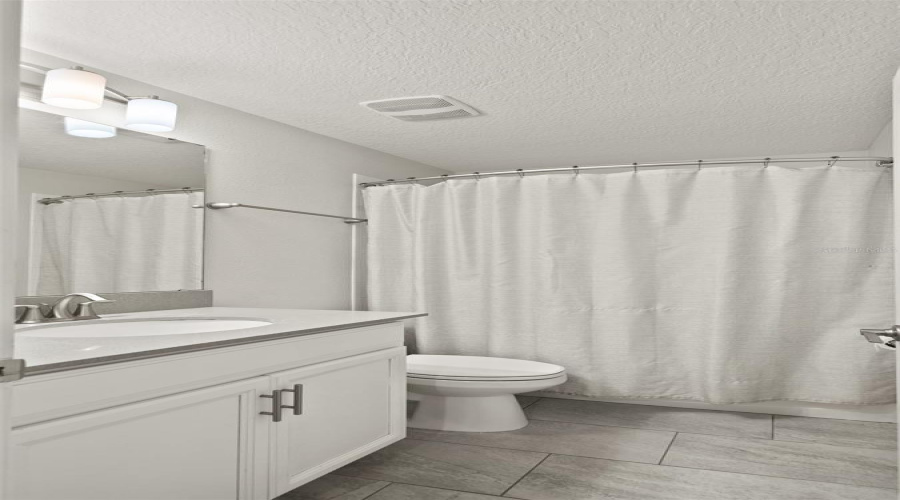 DAVENPORT, Florida 33896, 6 Bedrooms Bedrooms, ,5 BathroomsBathrooms,Residential,For Sale,FLANGE,0,MFRO6415613
