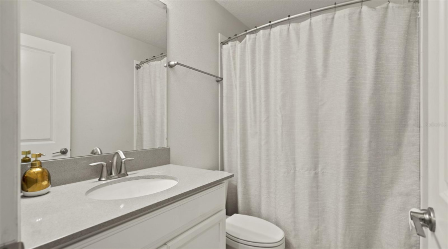 DAVENPORT, Florida 33896, 6 Bedrooms Bedrooms, ,5 BathroomsBathrooms,Residential,For Sale,FLANGE,0,MFRO6415613