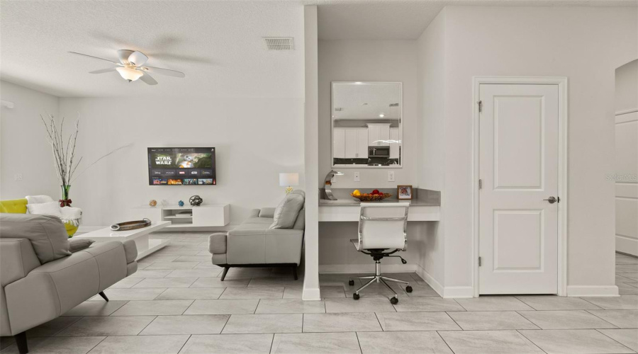 DAVENPORT, Florida 33896, 6 Bedrooms Bedrooms, ,5 BathroomsBathrooms,Residential,For Sale,FLANGE,0,MFRO6415613