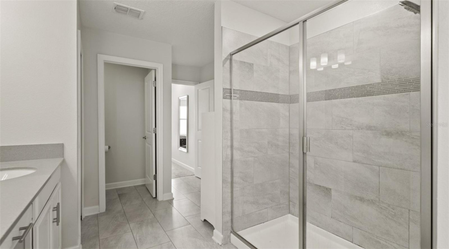 DAVENPORT, Florida 33896, 6 Bedrooms Bedrooms, ,5 BathroomsBathrooms,Residential,For Sale,FLANGE,0,MFRO6415613