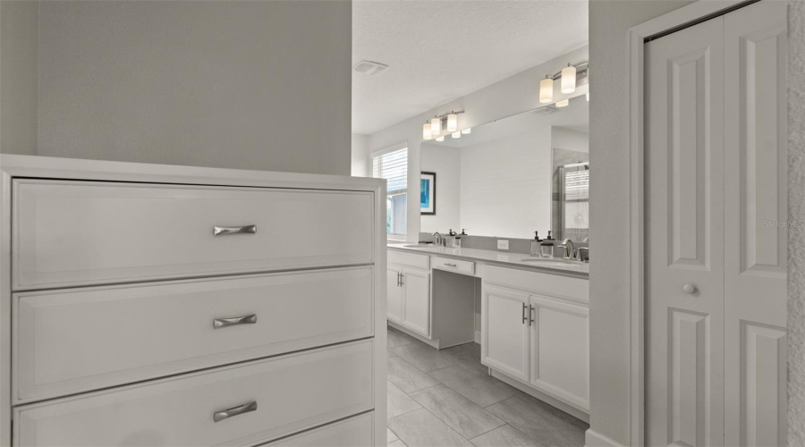 DAVENPORT, Florida 33896, 6 Bedrooms Bedrooms, ,5 BathroomsBathrooms,Residential,For Sale,FLANGE,0,MFRO6415613
