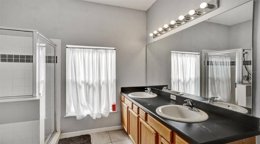 DAVENPORT, Florida 33837, 5 Bedrooms Bedrooms, ,3 BathroomsBathrooms,Residential,For Sale,VIZCAY,0,MFRS5138958