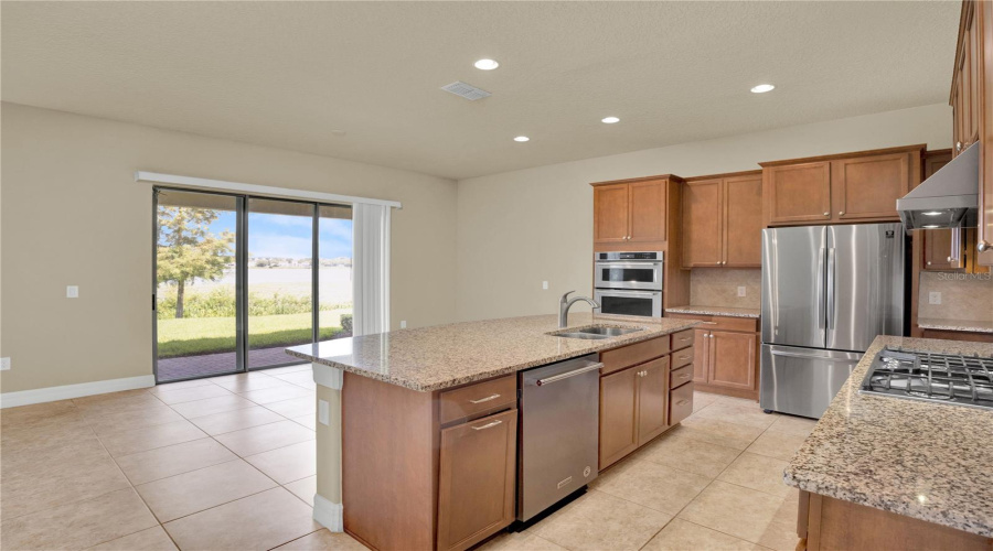 ORLANDO, Florida 32836, 5 Bedrooms Bedrooms, ,4 BathroomsBathrooms,Residential,For Sale,LEMON LAKE,0,MFRO6418930