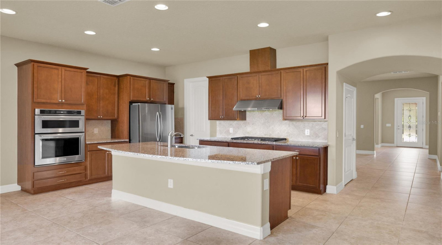 ORLANDO, Florida 32836, 5 Bedrooms Bedrooms, ,4 BathroomsBathrooms,Residential,For Sale,LEMON LAKE,0,MFRO6418930