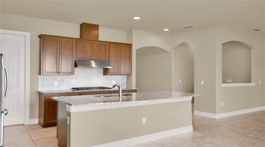 ORLANDO, Florida 32836, 5 Bedrooms Bedrooms, ,4 BathroomsBathrooms,Residential,For Sale,LEMON LAKE,0,MFRO6418930