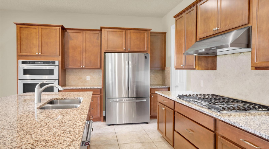ORLANDO, Florida 32836, 5 Bedrooms Bedrooms, ,4 BathroomsBathrooms,Residential,For Sale,LEMON LAKE,0,MFRO6418930