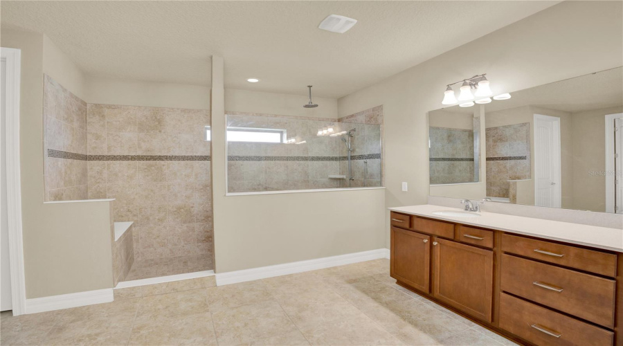 ORLANDO, Florida 32836, 5 Bedrooms Bedrooms, ,4 BathroomsBathrooms,Residential,For Sale,LEMON LAKE,0,MFRO6418930