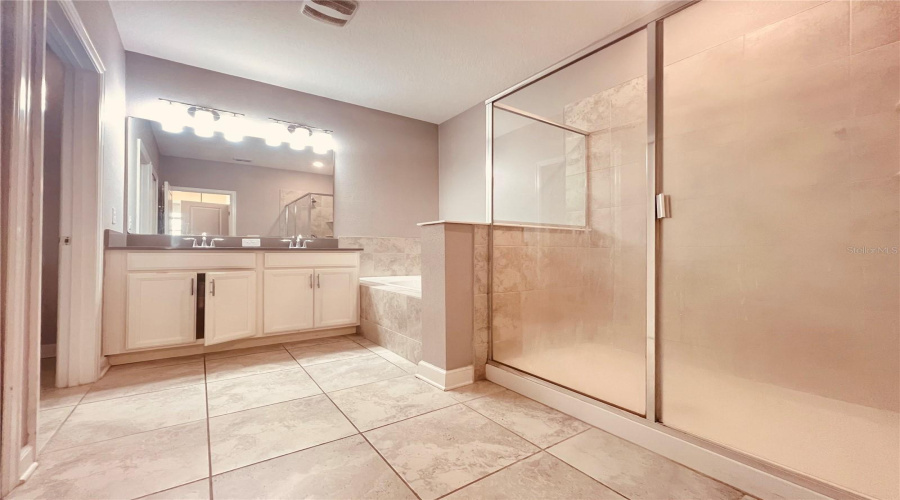 KISSIMMEE, Florida 34746, 4 Bedrooms Bedrooms, ,3 BathroomsBathrooms,Residential,For Sale,TITLE,0,MFRO6415903