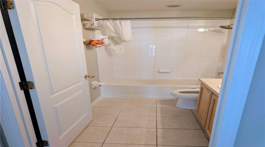 DAVENPORT, Florida 33896, 4 Bedrooms Bedrooms, ,3 BathroomsBathrooms,Residential,For Sale,HENLEY,0,MFRR4911497