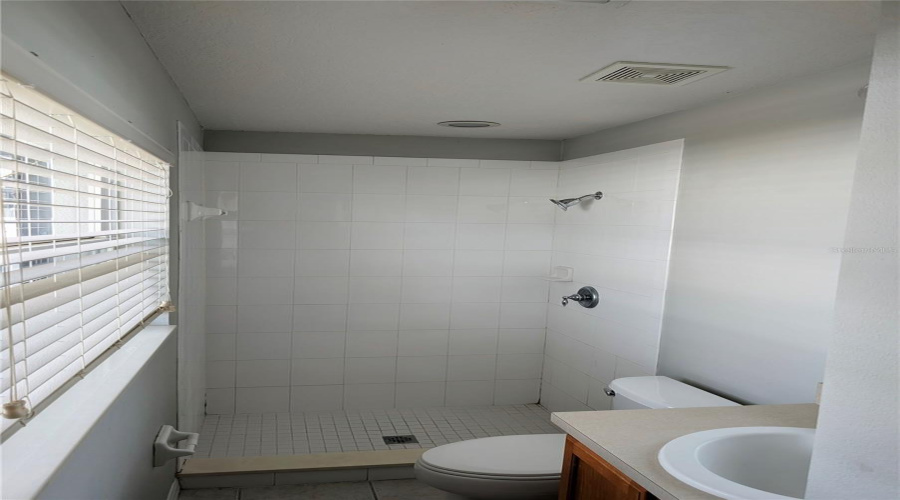 DAVENPORT, Florida 33896, 4 Bedrooms Bedrooms, ,3 BathroomsBathrooms,Residential,For Sale,HENLEY,0,MFRR4911497