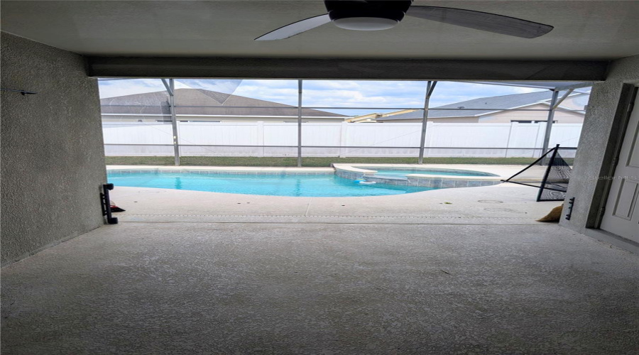 DAVENPORT, Florida 33896, 4 Bedrooms Bedrooms, ,3 BathroomsBathrooms,Residential,For Sale,HENLEY,0,MFRR4911497