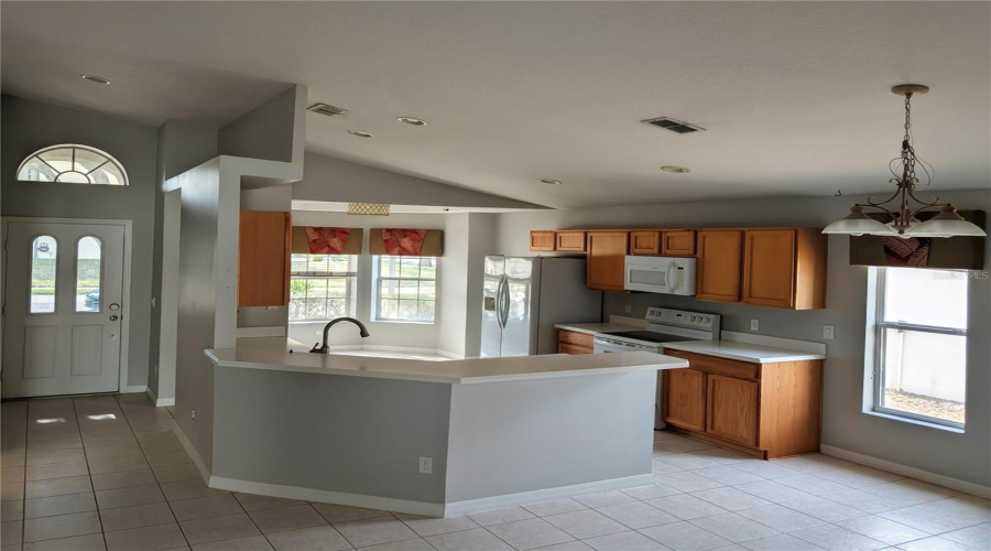 DAVENPORT, Florida 33896, 4 Bedrooms Bedrooms, ,3 BathroomsBathrooms,Residential,For Sale,HENLEY,0,MFRR4911497