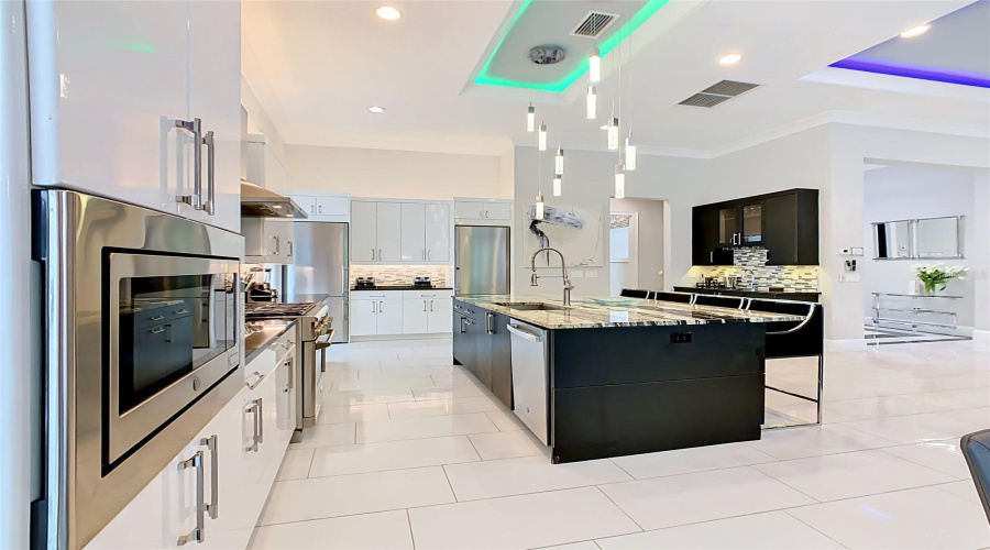 REUNION, Florida 34747, 6 Bedrooms Bedrooms, ,6 BathroomsBathrooms,Residential,For Sale,VALHALLA,0,MFRO6413186