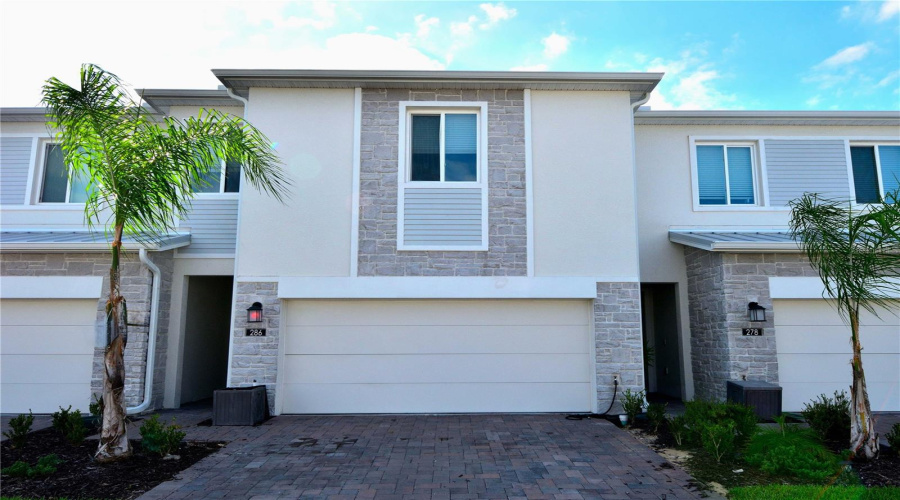 DAVENPORT, Florida 33896, 4 Bedrooms Bedrooms, ,3 BathroomsBathrooms,Residential,For Sale,BOGEY,0,MFRS5152372