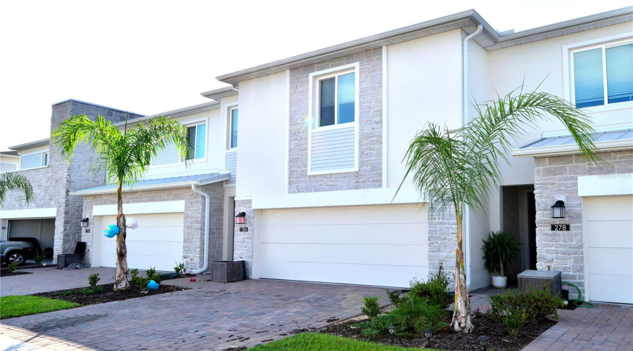 DAVENPORT, Florida 33896, 4 Bedrooms Bedrooms, ,3 BathroomsBathrooms,Residential,For Sale,BOGEY,0,MFRS5152372
