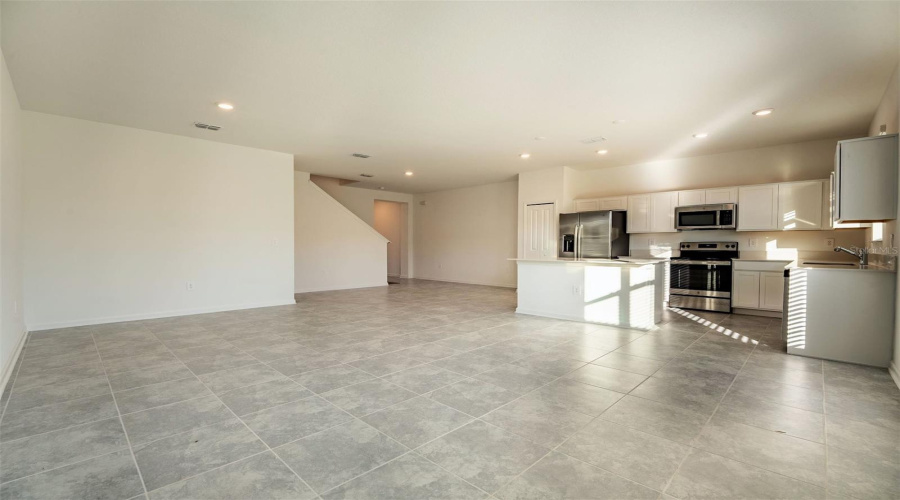 DAVENPORT, Florida 33896, 4 Bedrooms Bedrooms, ,3 BathroomsBathrooms,Residential,For Sale,BOGEY,0,MFRS5152372