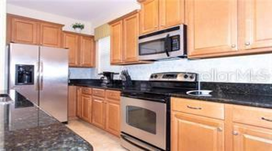 full size kitchen