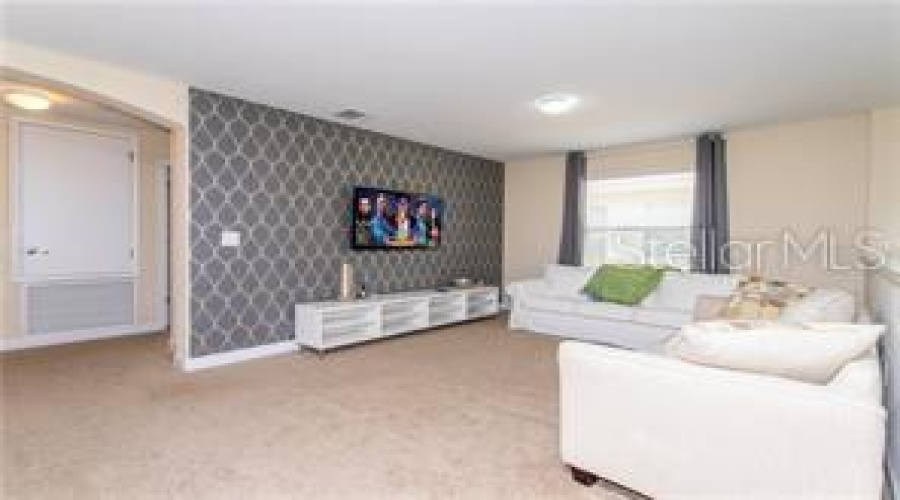2nd level living room