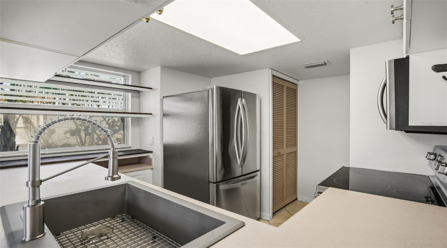 DAVENPORT, Florida 33897, 4 Bedrooms Bedrooms, ,3 BathroomsBathrooms,Residential,For Sale,MANGO,0,MFRO6419449
