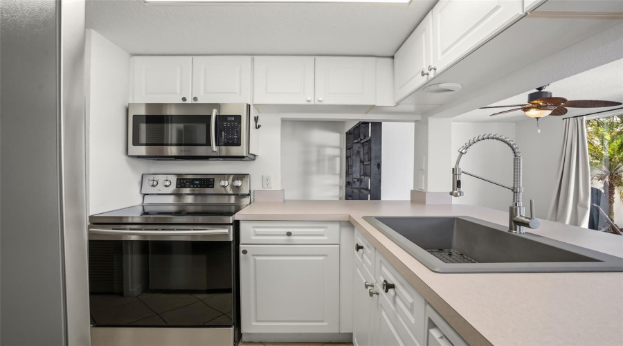 DAVENPORT, Florida 33897, 4 Bedrooms Bedrooms, ,3 BathroomsBathrooms,Residential,For Sale,MANGO,0,MFRO6419449