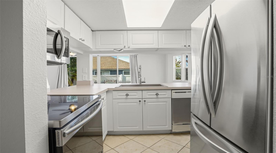 DAVENPORT, Florida 33897, 4 Bedrooms Bedrooms, ,3 BathroomsBathrooms,Residential,For Sale,MANGO,0,MFRO6419449