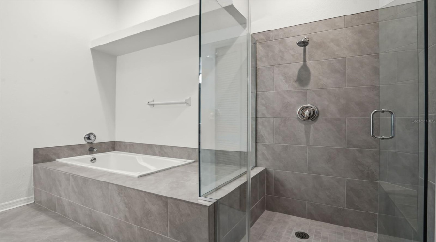 DAVENPORT, Florida 33897, 4 Bedrooms Bedrooms, ,3 BathroomsBathrooms,Residential,For Sale,MANGO,0,MFRO6419449
