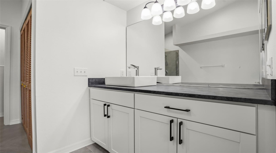 DAVENPORT, Florida 33897, 4 Bedrooms Bedrooms, ,3 BathroomsBathrooms,Residential,For Sale,MANGO,0,MFRO6419449