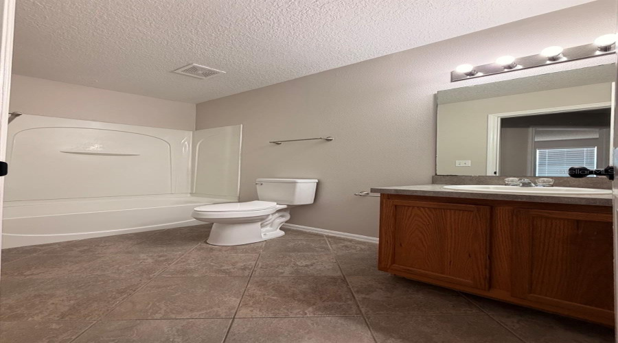 DAVENPORT, Florida 33897, 3 Bedrooms Bedrooms, ,2 BathroomsBathrooms,Residential,For Sale,RONA,0,MFRP4939136