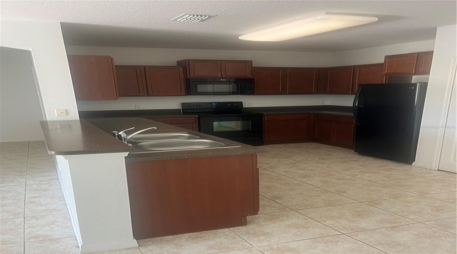 KISSIMMEE, Florida 34746, 3 Bedrooms Bedrooms, ,2 BathroomsBathrooms,Residential,For Sale,YACHT CLUB,0,MFRO6417472