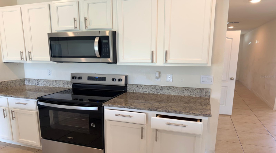 DAVENPORT, Florida 33837, 4 Bedrooms Bedrooms, ,2 BathroomsBathrooms,Residential,For Sale,RED HILL,0,MFRO6417751