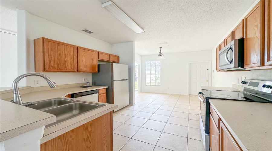 DAVENPORT, Florida 33837, 5 Bedrooms Bedrooms, ,3 BathroomsBathrooms,Residential,For Sale,SUNSET VIEW,0,MFRO6417315