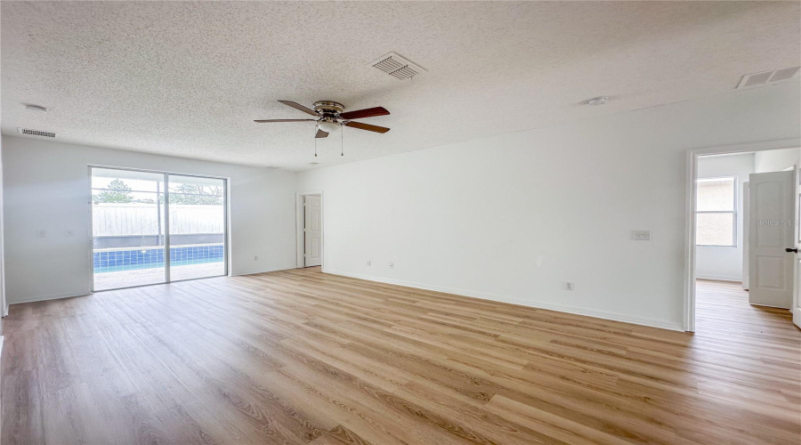 DAVENPORT, Florida 33837, 5 Bedrooms Bedrooms, ,3 BathroomsBathrooms,Residential,For Sale,SUNSET VIEW,0,MFRO6417315