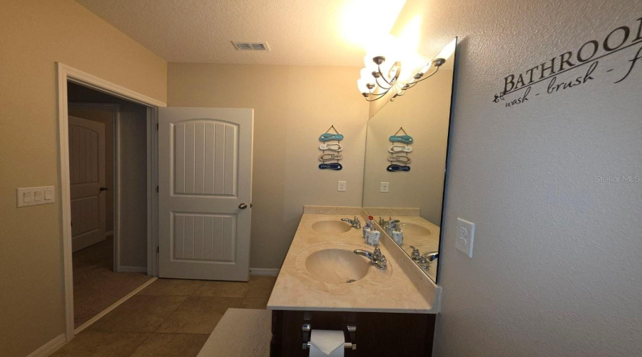 DAVENPORT, Florida 33837, 4 Bedrooms Bedrooms, ,3 BathroomsBathrooms,Residential,For Sale,TERRASONESTA,0,MFRA4697815