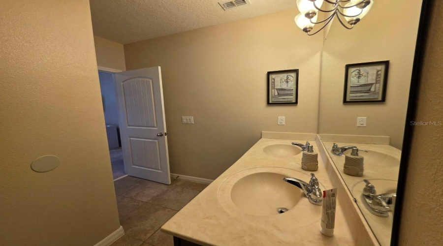 DAVENPORT, Florida 33837, 4 Bedrooms Bedrooms, ,3 BathroomsBathrooms,Residential,For Sale,TERRASONESTA,0,MFRA4697815