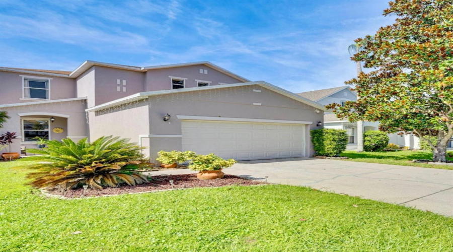 DAVENPORT, Florida 33897, 4 Bedrooms Bedrooms, ,2 BathroomsBathrooms,Residential,For Sale,SONJA,0,MFRO6418307