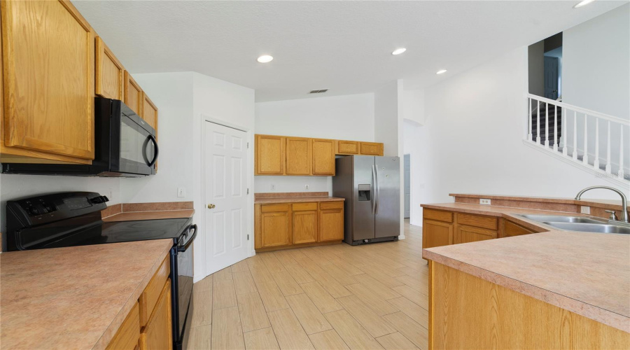KISSIMMEE, Florida 34746, 4 Bedrooms Bedrooms, ,2 BathroomsBathrooms,Residential,For Sale,EAGLE CANYON,0,MFRO6419219