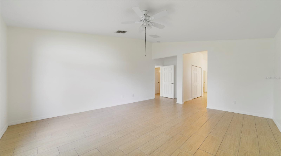 KISSIMMEE, Florida 34746, 4 Bedrooms Bedrooms, ,2 BathroomsBathrooms,Residential,For Sale,EAGLE CANYON,0,MFRO6419219
