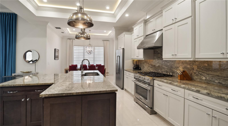 REUNION, Florida 34747, 5 Bedrooms Bedrooms, ,4 BathroomsBathrooms,Residential,For Sale,RADIANT,0,MFRO6419266
