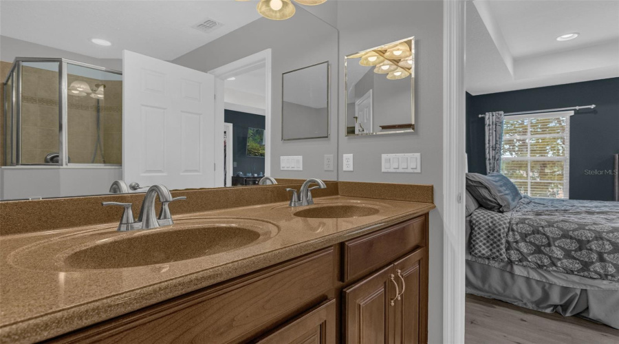 ORLANDO, Florida 32836, 3 Bedrooms Bedrooms, ,2 BathroomsBathrooms,Residential,For Sale,FALLSGROVE,0,MFRO6419584