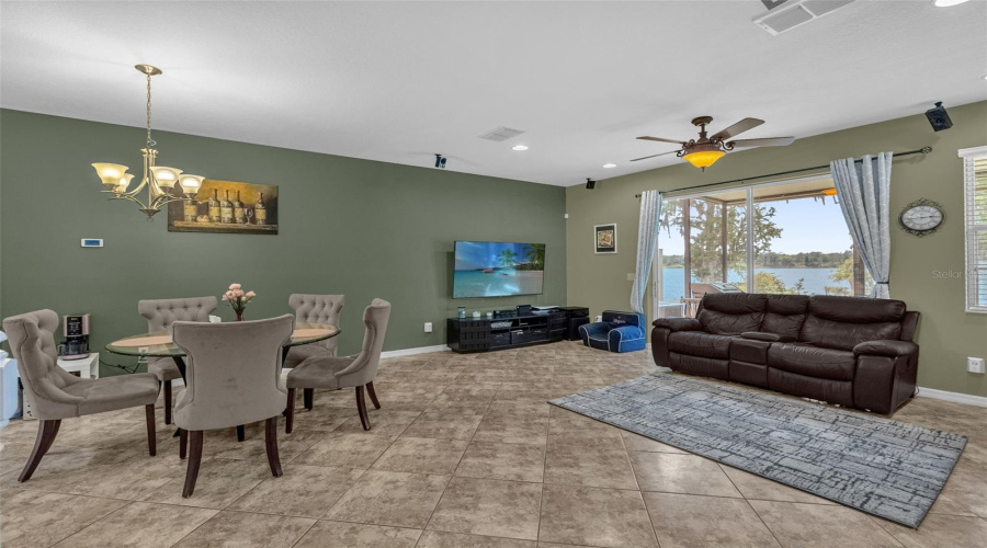 ORLANDO, Florida 32836, 3 Bedrooms Bedrooms, ,2 BathroomsBathrooms,Residential,For Sale,FALLSGROVE,0,MFRO6419584