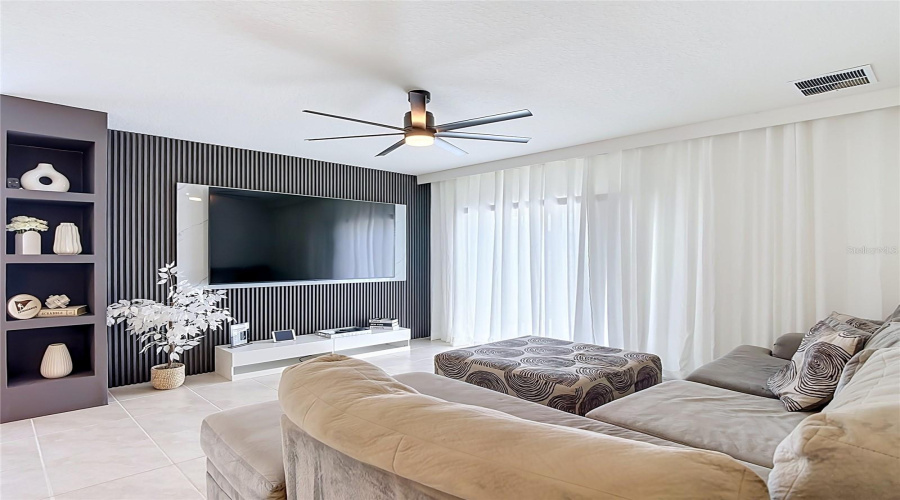 DAVENPORT, Florida 33837, 5 Bedrooms Bedrooms, ,3 BathroomsBathrooms,Residential,For Sale,CASCADES,0,MFRO6418576
