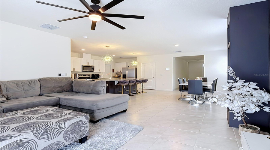 DAVENPORT, Florida 33837, 5 Bedrooms Bedrooms, ,3 BathroomsBathrooms,Residential,For Sale,CASCADES,0,MFRO6418576